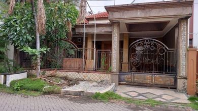 Rumah Mewah di Surabaya Kota, Surabaya, 4 KT, LT 200m²