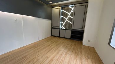 Office Menara Sudirman 300m2 Semi Furnished Bagus Siap Pakai