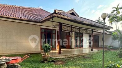 Sewa Rumah Nyaman di Kemang, Jakarta Selatan, LT 1300m²