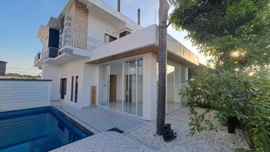 Villa 2 Floor With Roop Top At Padonan Canggu