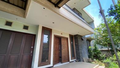 Rumah Elegan di Denpasar Timur, Denpasar, 8 Kamar Tidur, LT 400m²
