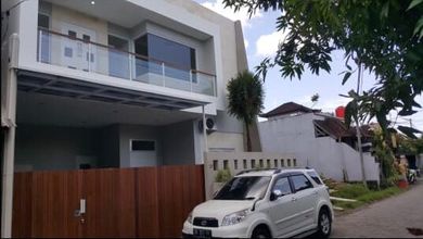 Rumah Elegan di Jimbaran, Badung, 5 Kamar Tidur, LT 200m²