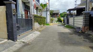 Kesempatan Rumah di Kerobokan, Badung, LB 60m², Harga 1,1 Miliar