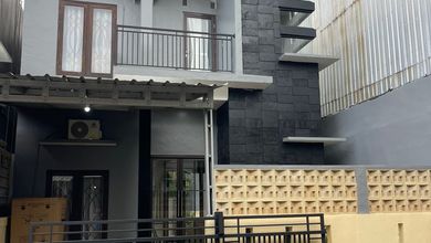 Penawaran Langka, rumah Mewah di Denpasar Barat, Denpasar, LB 200m²
