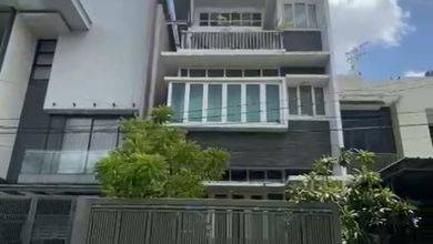 Rumah Cakep Puri Indah 3 .lantai Harga Murah Dekat Puri Mall