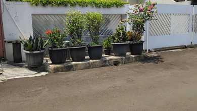 Rumah Elite di Kawasan Intercon, Jakarta Barat, LB 175m², Harga 4,9 Miliar