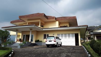 Kesempatan Langka, rumah Mewah di Cisarua, Bogor, LB 800m²