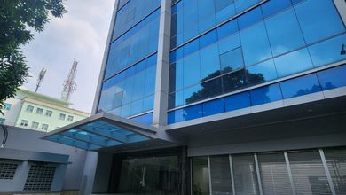 Gedung Baru 6 Lantai.lokasi Strategis.depan Jalan Besar.bebas Banjir Harga Nego Sampai Deal