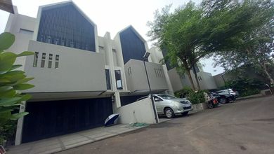 Rumah Area Luxury Cipete, Jakarta Selatan - Harga Menarik 15,9 Miliar