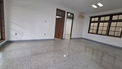 Disewakan Rumah Murah di Gajah Mada, Jakarta Pusat, LT 203m²