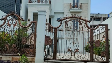 Rumah Area Luxury Otista, Jakarta Timur - Harga Terbaik 8,5 Miliar