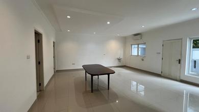 Rumah Mewah Unfurnished Lokasi Strategis Daerah Kelapa Gading