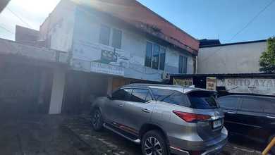 Ruko Dan Rumah Dilokasi Strategis Di Dewi Sartika Dihitung Tanah Saja Cocok Untuk Showroom,kantor,toko,restoran,bengkel Mobil Dan Motor,lt 760 M,lb 450 M,listrik 35000 Watt,legalitas Rumah SHM Dan Ruko Shgb Di Dewi Sartika Jakarta Timur 
