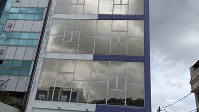 GEDUNG DI JATINEGARA COCOK UNTUK KANTOR,RESTO,TRAINING CENTER