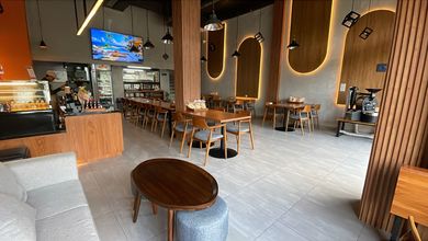 2 Ruko Gandeng Full Renovasi Aerolink Boulevard Citra 8, Kalideres