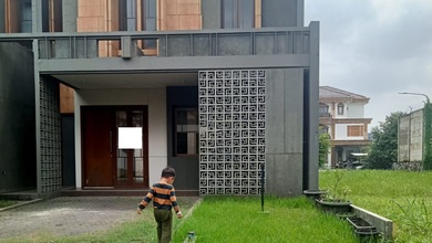 Rumah Mewah di Kawasan Alam Sutera, Tangerang, LB 182m², Harga 4,6 Miliar