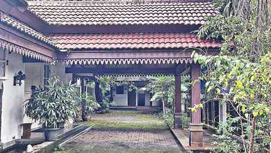 Rumah Elegan di Kalibata, Jakarta Selatan, 5 Kamar Tidur, LT 1095m²