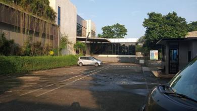 Pabrik Siap Huni Lokasi Strategis Pinggir Jalan Raya di Jalan Raya Puspitek Setu Tangerang Selatan