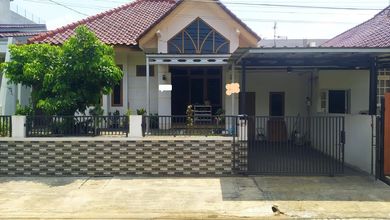 Jual Rumah Strategis di Serpong Villa Melati Mas, Tangerang Selatan - LT 240m²