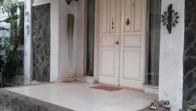 Kesempatan Eksklusif, rumah Prestisius di Bintaro, Tangerang Selatan, LB 250m²