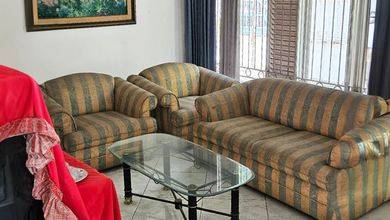 Rumah Hook 2 Lantai Semi Furnished di Bintaro
