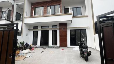 Rumah Premium Luas 180 Jual di BSD Nusaloka, Tangerang