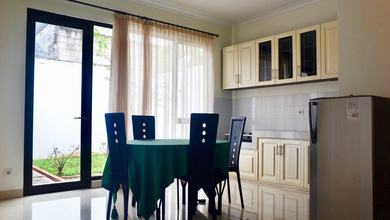 Disewakan Rumah Murah di BSD, Tangerang Selatan, LT 200m²