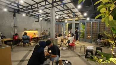 Disewakan Tempat Usaha Ex Cafe, Lokasi Strategis, Di Duren Sawit