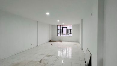 RUKO 4 LANTAI, di Pangeran Jayakarta. Lokasi Sgt Strategis, Di Pusat kota, Daerah Komersil...