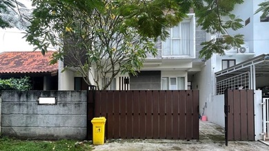 Kesempatan Rumah di BSD City, Tangerang, LB 200m², Harga 2,2 Miliar