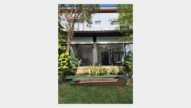 Disewakan Rumah Terjangkau di Suvarna Sutera, Tangerang, LT 318m²