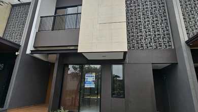 Rumah Idaman di Suvarna Sutera, Tangerang, 4 KT, Harga 2,32 Miliar