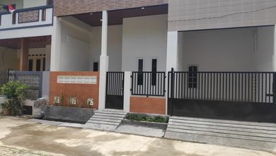 Dijual Rumah Strategis di Bekasi Kota, Bekasi - LT 120m²