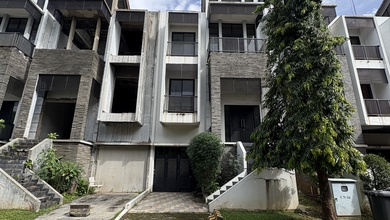 Rumah Mewah di Lebak Bulus, Jakarta Selatan, 5 Kamar Tidur, LT 254m²