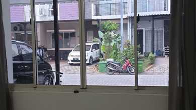 Rumah Sewa Murah Lokasi Puri Mansion, Jakarta Barat, LB 120m²