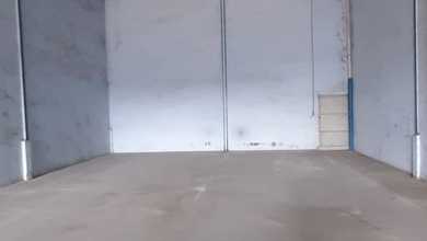 Disewakan Gudang Bangunan Minimalist Kamal Bisnis Center