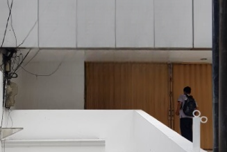 DIJUAL / DISEWAKAN RUKO 3 lantai WOLTER MONGINSIDI JAKARTA SELATAN