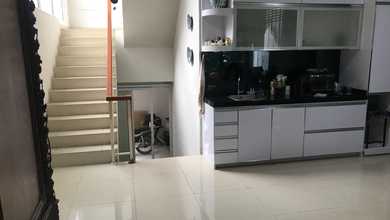 Penawaran Langka, rumah Prestisius di Sektor 7-Bintaro, Tangerang Selatan, LB 245m²