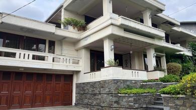 Hunian Elegan di Sukajadi, Bandung, 8 KT, LT 822m²