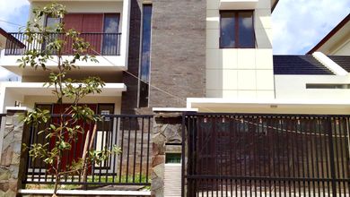 Rumah Sewa Cocok untuk Tinggal dan Kerja di Harapan Indah, Bekasi
