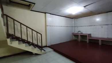 Properti Siap Pakai di Area Senen, Jakarta Pusat, LT 235m²