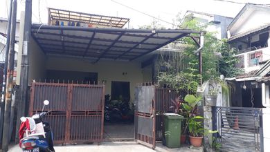Properti Siap Huni di Area Ciledug, Tangerang, LT 240m²