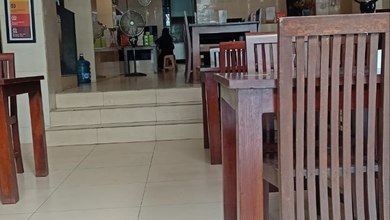 gedung 4,5 lantai cocok untuk resto, kantor dan bank 
