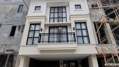 Rumah Elegan di Mampang Prapatan, Jakarta Selatan, 3 Kamar Tidur, LT 113m²