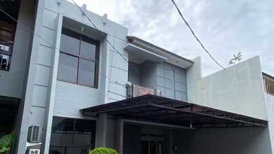 Rumah Mewah di Pejaten, Jakarta Selatan, 3 KT, LT 138m²