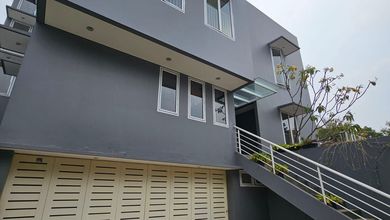 Rumah Sewaan Area Senopati, Jakarta Selatan, LB 450m²,  KT