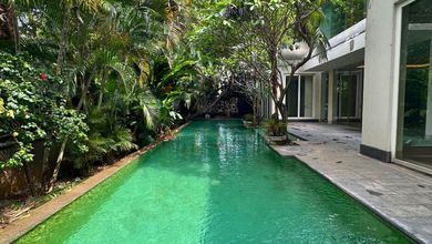 Hunian Sewaan Area Kebayoran Baru, Jakarta Selatan, LB 1000m², 5 KT