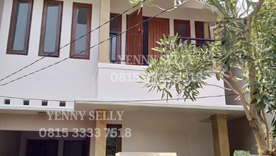 Rumah Elegan di Kemang, Jakarta Selatan, 4 KT, LT 185m²