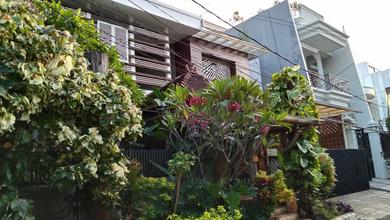 Kesempatan Langka, rumah Mewah di Puri Indah, Jakarta Barat, LB 450m²