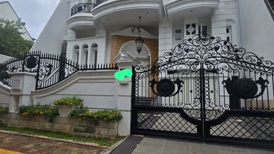 Hunian Mewah di Senayan, Jakarta Selatan, 4 Kamar Tidur, LT 435m²